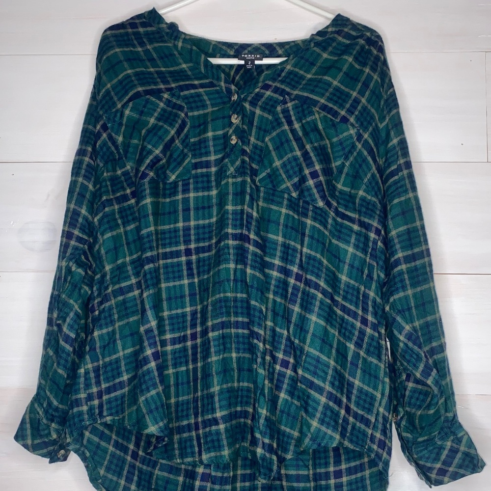 Torrid Harper Size 2 Women’s Loose Fitting Plaid Button Up